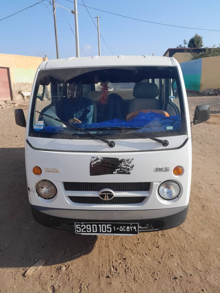 Bajaj type TATA en excellent état à vendre