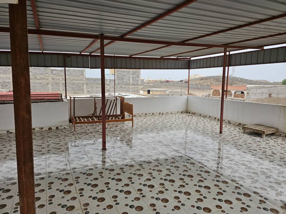 Maison F4 neuve avec parking et terrasse à Hodan 2