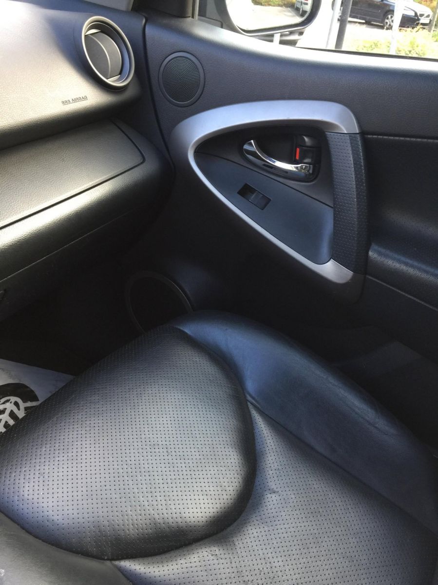 Toyota RAV4 95000 km Diesel, boite manuelle, très bon état