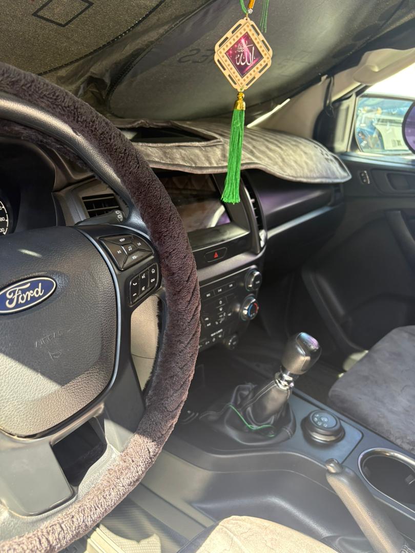 Nissan Terra 2025 automatique & Ford Everest 2022 manuelle à vendre