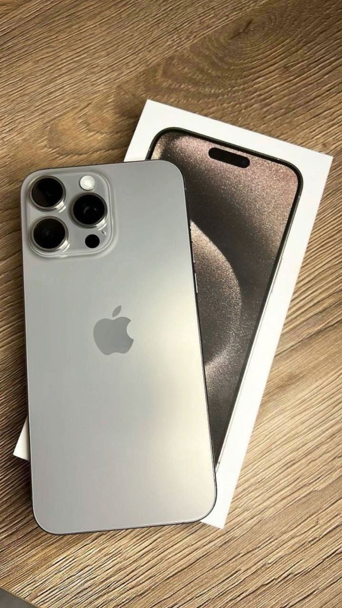 iPhone 16 pro Max 256 Go Naturel Titanium - Très bon état