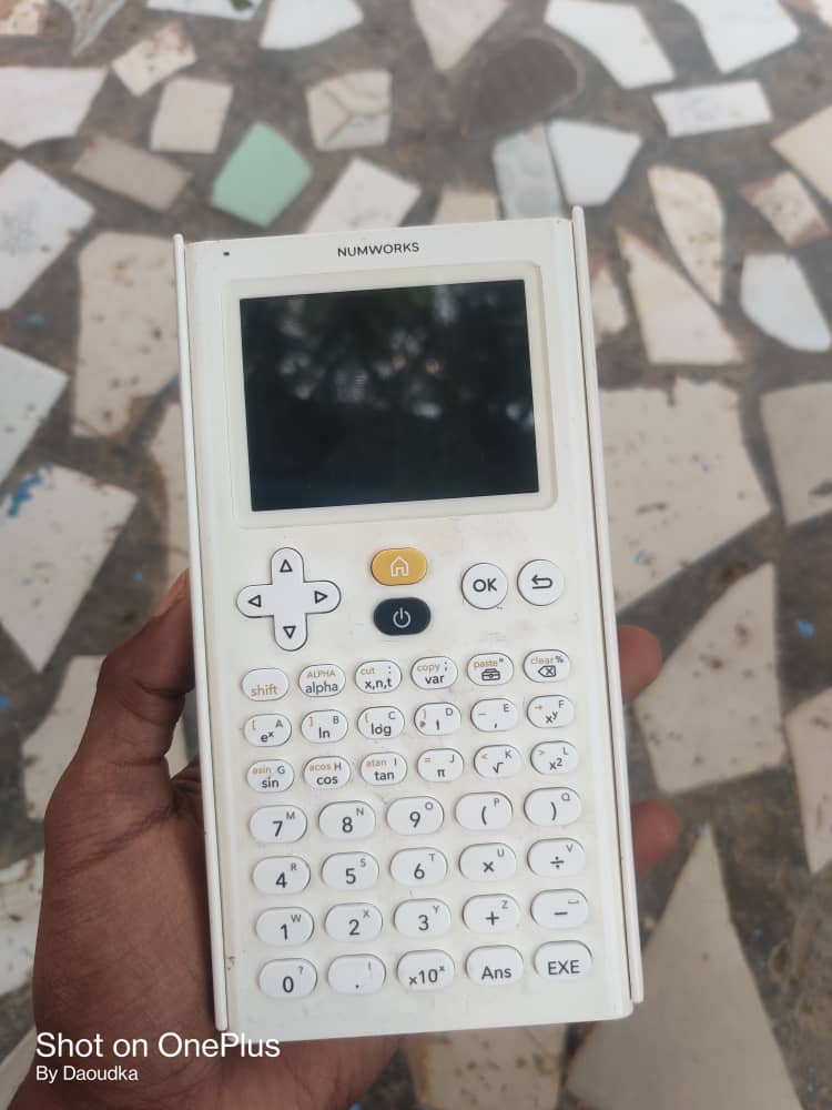 Calculatrice Numwork python neuve, utilisée 3 mois, prix négociable