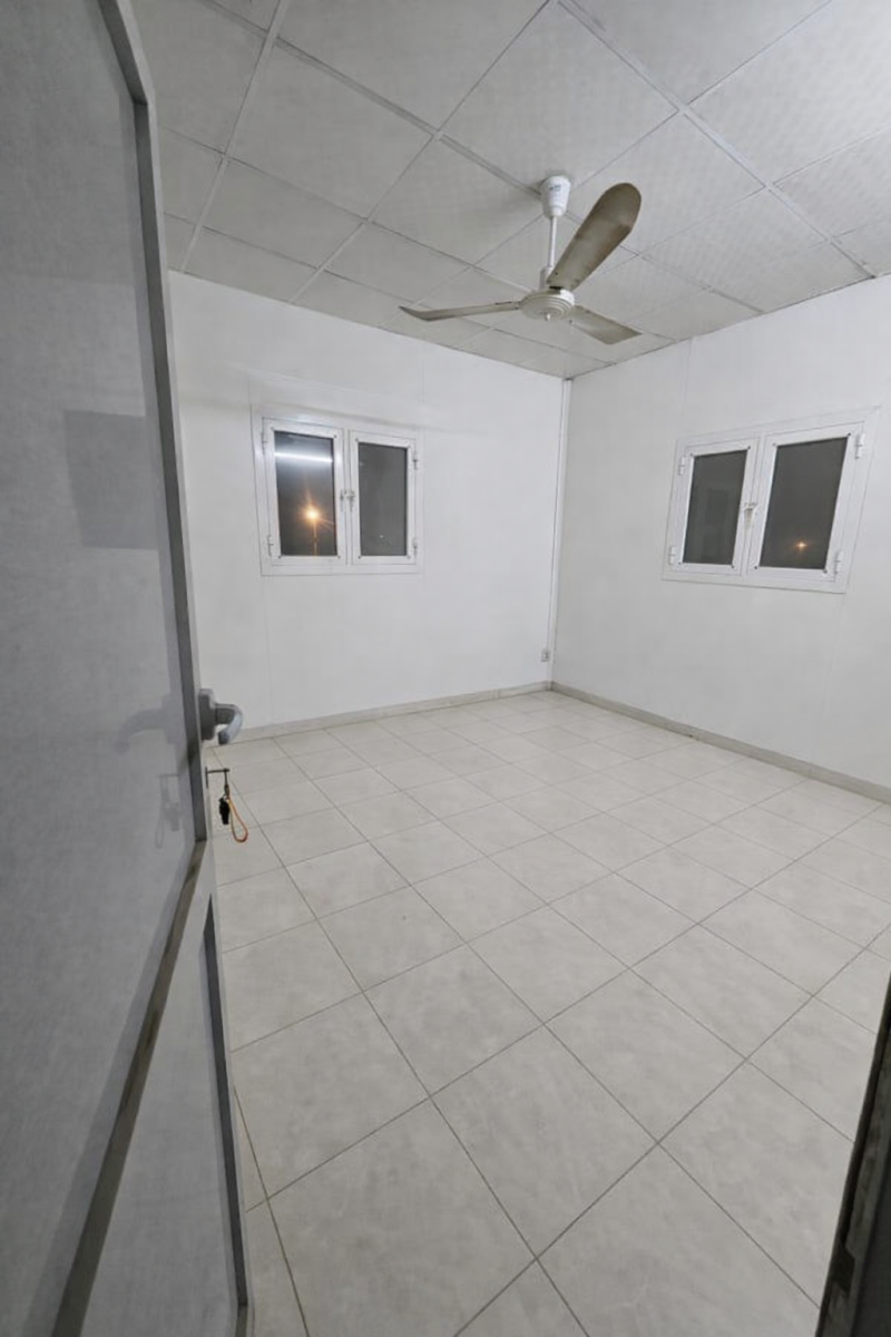 Chambre à louer dans un emplacement stratégique à Cité Saoudie