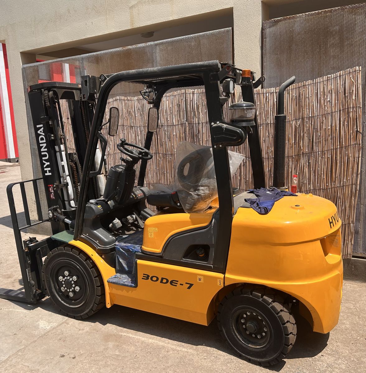Chariot élévateur 3 tonnes à louer - Équipement moderne