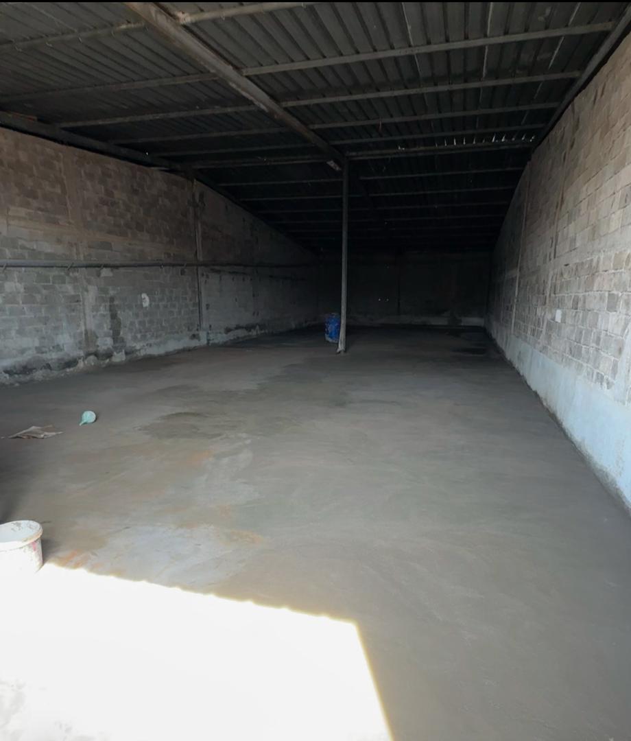 Hangar 300m2 en Zone Industrielle Sud à proximité d\'Al Gamil