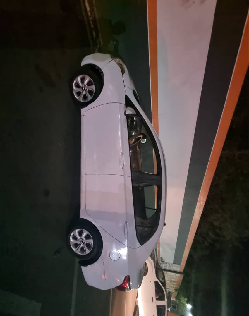 Hyundai i10 Grand 2016, automatique, essence, excellent état