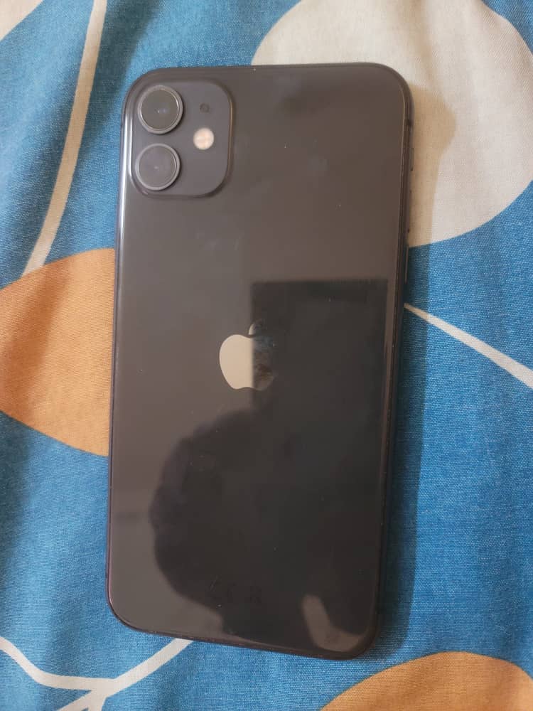 iPhone 11 64 Go, 100% de capacité, prix négociable
