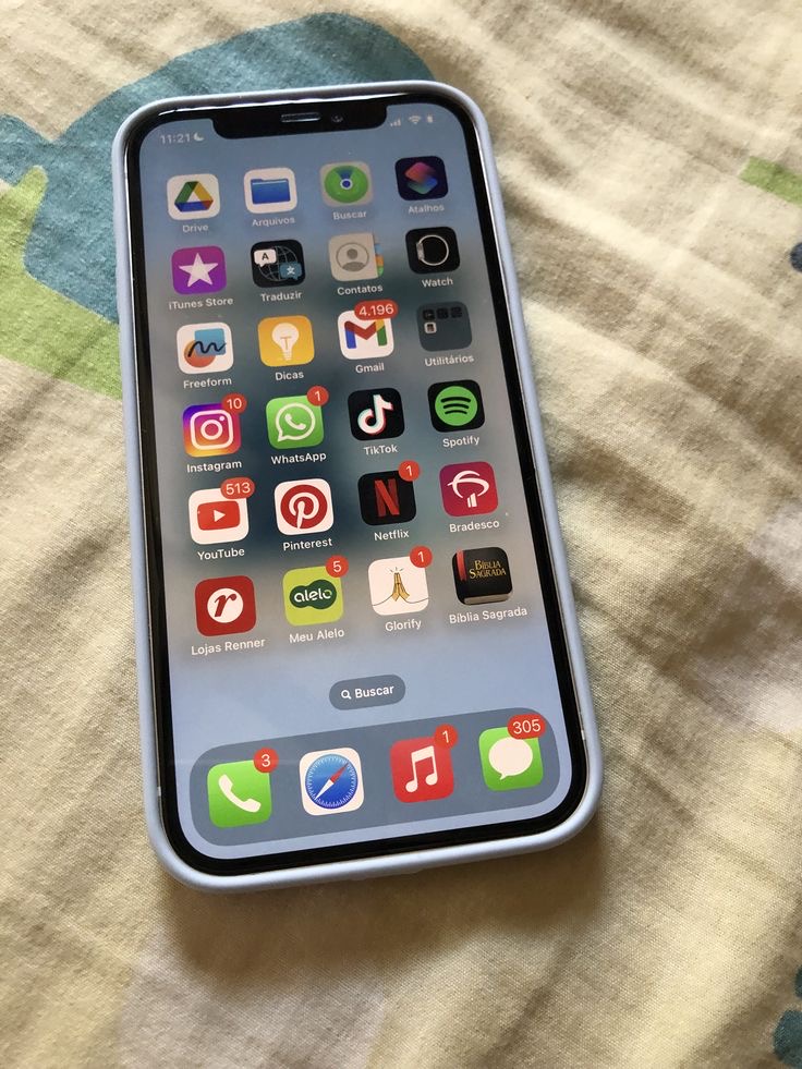 iPhone 11 128 Go, écran fissuré, à petit prix