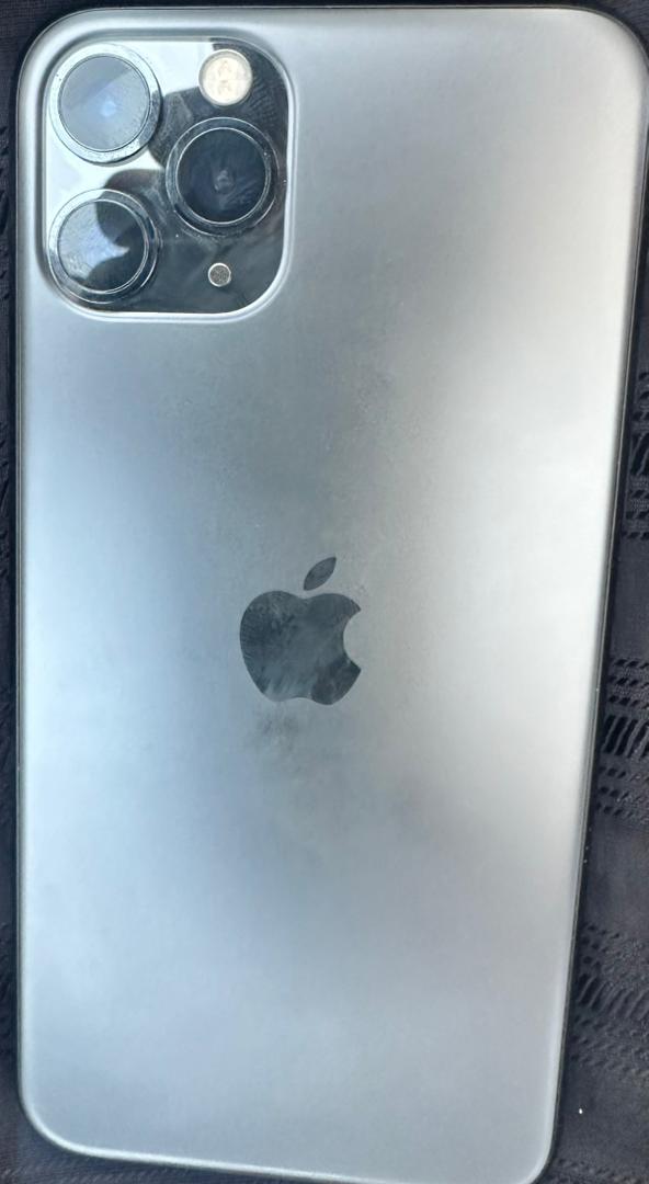 iPhone 11 Pro, 2 mois d\'utilisation, négociable