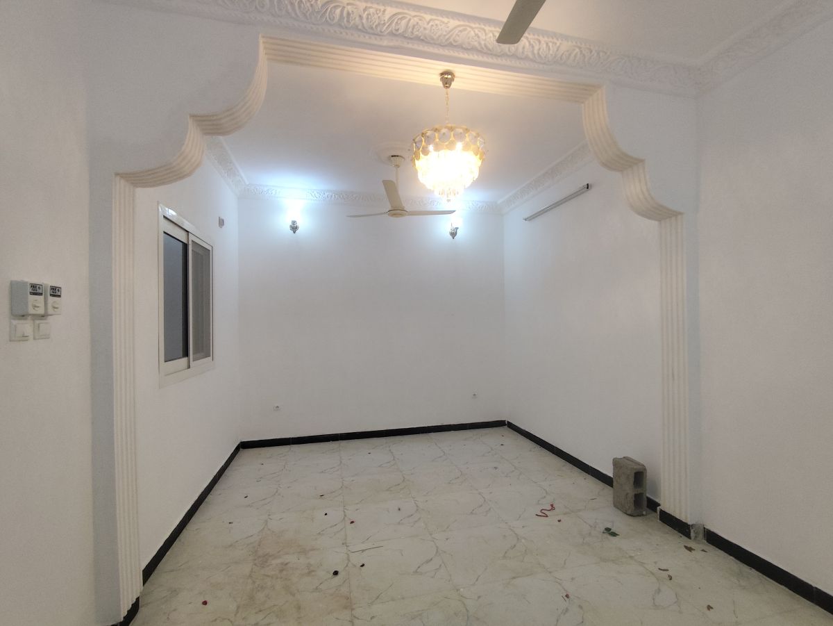 Maison F4 avec terrasse à Barwaqo 2 phase 2, idéale pour jeunes mariés