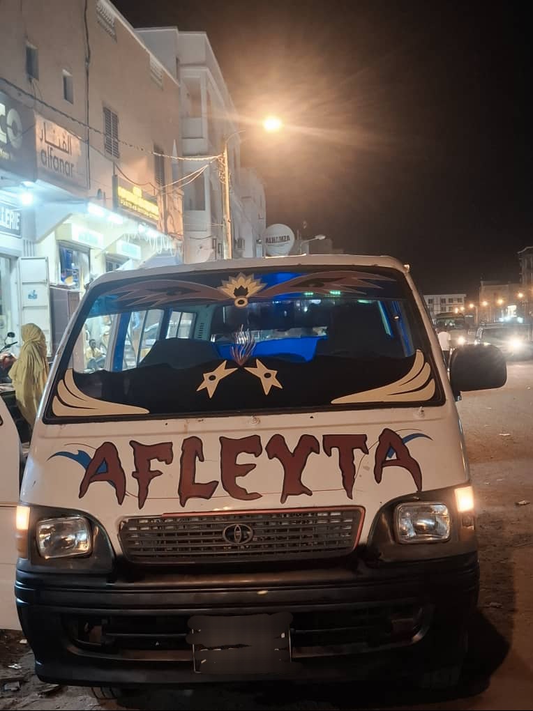 Toyota minibus diesel, transmission manuelle, prix négociable