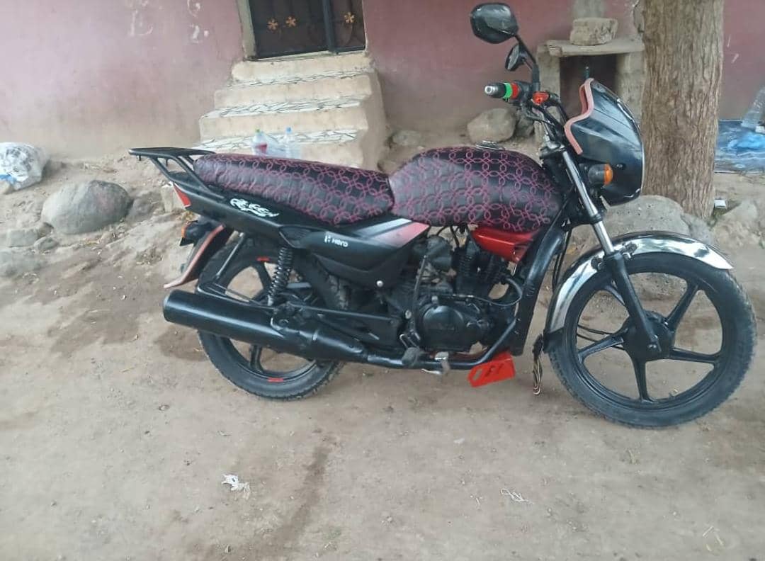 Moto Hero 150 en bon état