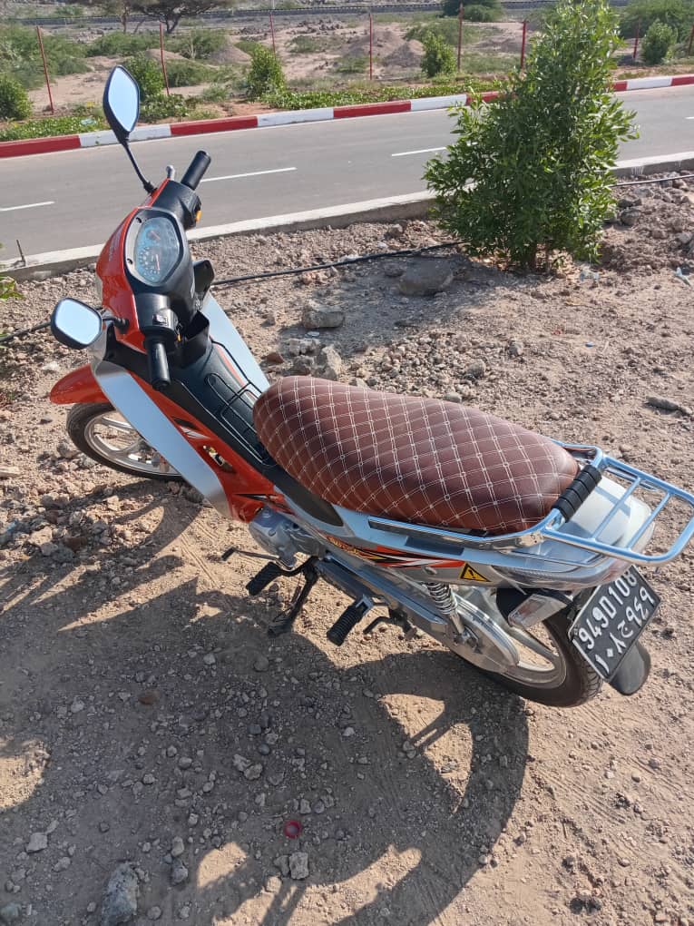 Moto Chingching 2020, état neuf, à saisir