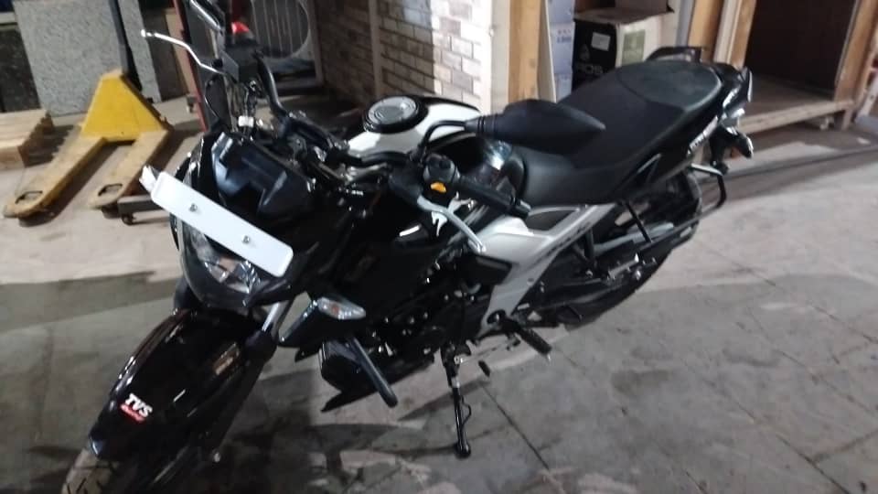 Moto TVS presque neuve, 200km, excellent état