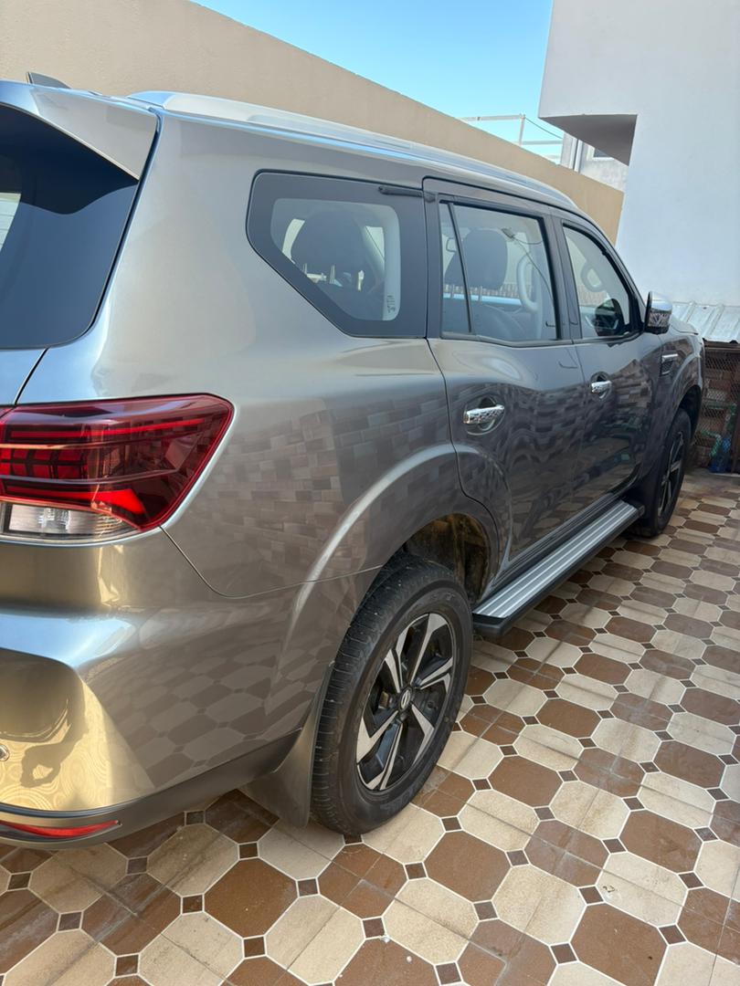 Nissan Terra 2025 automatique & Ford Everest 2022 manuelle à vendre