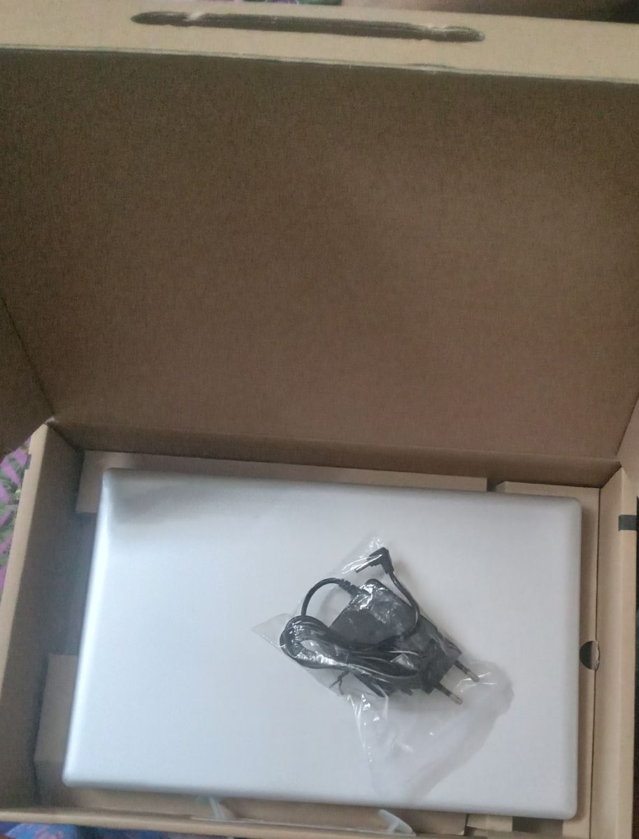 Laptop performant 512 Go, 8 Go RAM pour travail, études et jeux