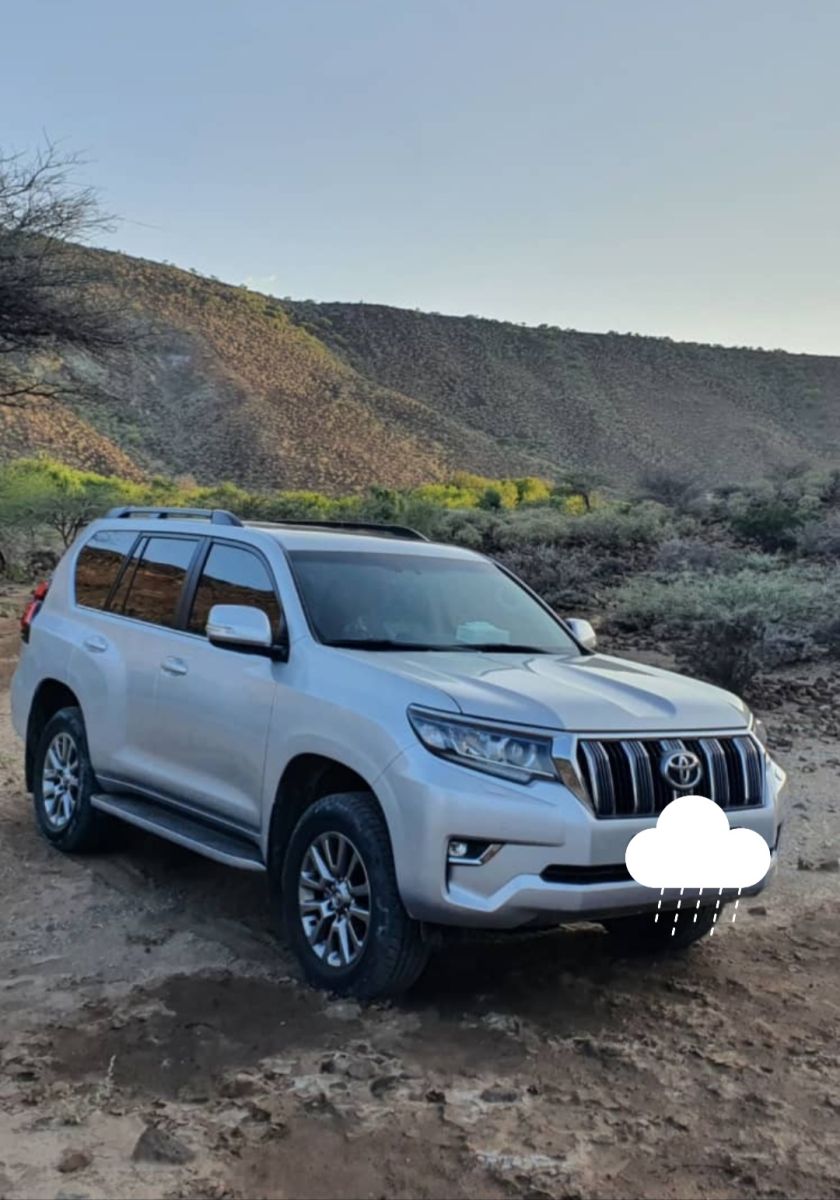 Toyota Prado 2022, état impeccable, faible kilométrage