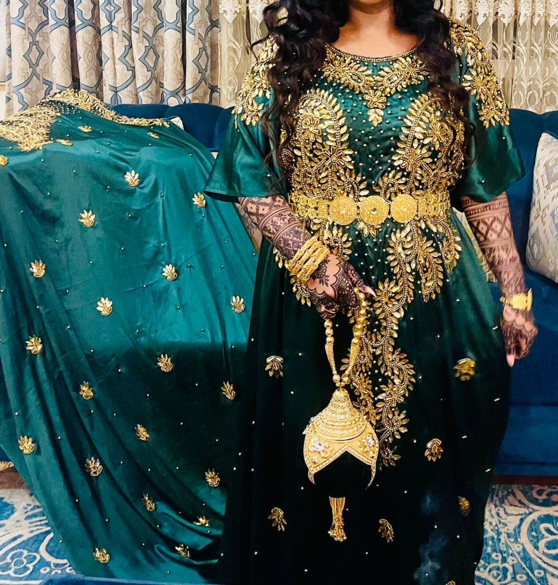 Robe de mariée élégante à louer, importée de Dubaï