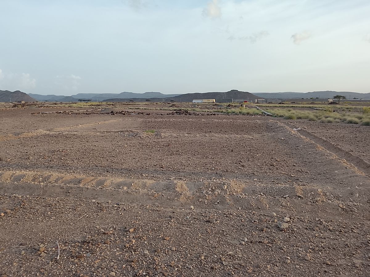 Terrain 300m² à Mouloud, documents en règle