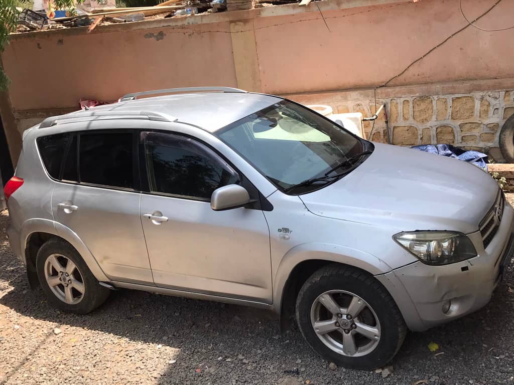 Toyota RAV4 95000 km Diesel, boite manuelle, très bon état