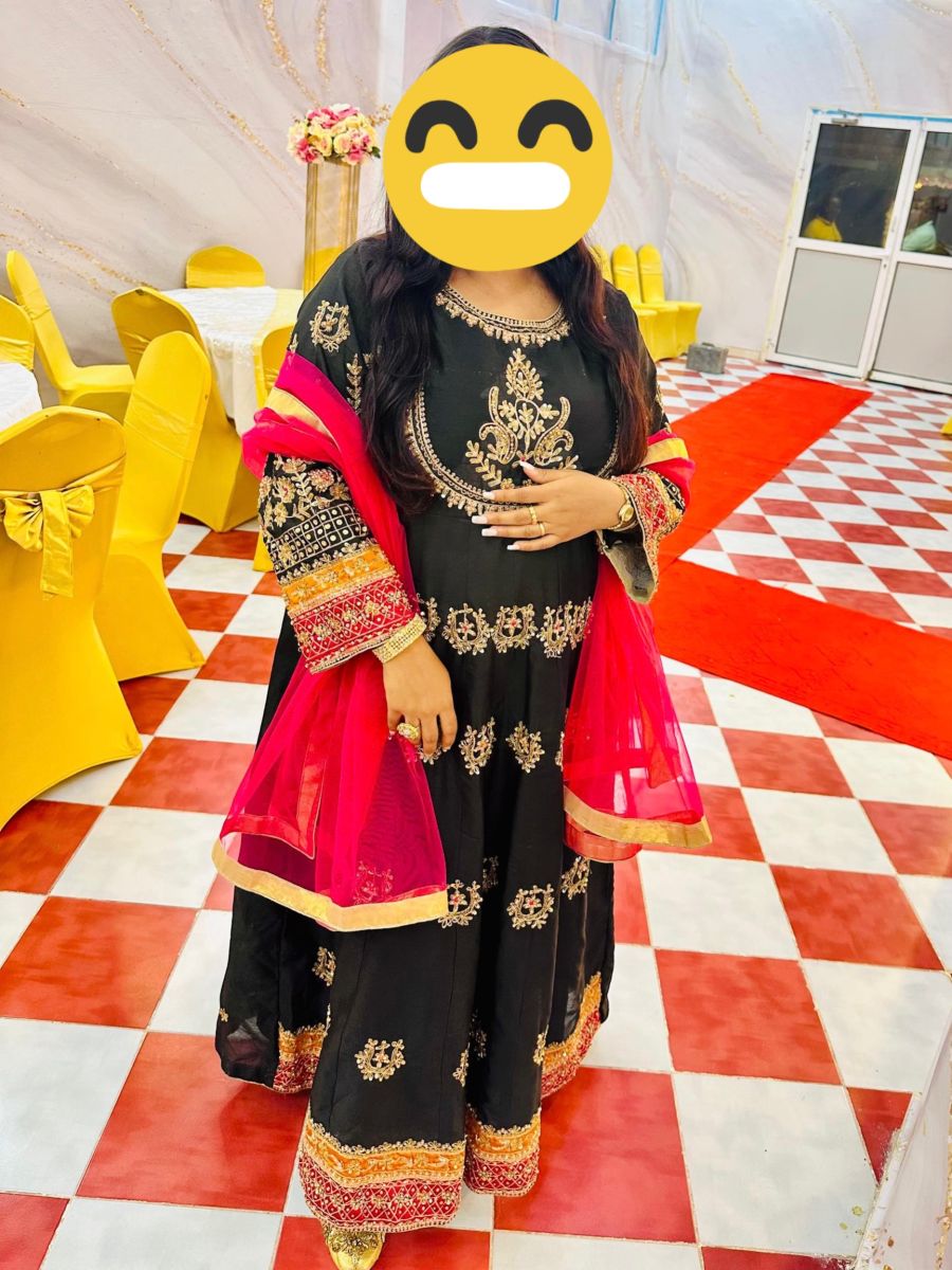 Robe traditionnelle pakistanaise élégante à louer
