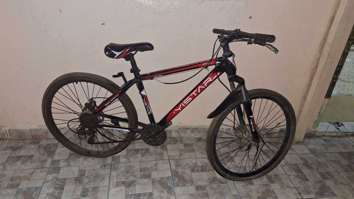 Vélo 26 pouces en bon état - Réparations nécessaires