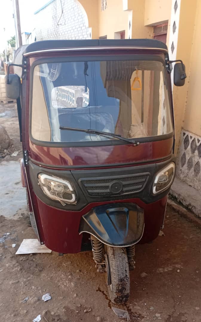 Bajaj neuf à vendre, assurance 5 mois inclus