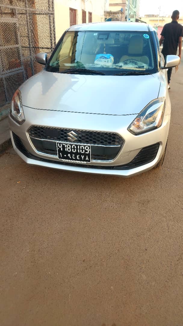 Suzuki Swift 2019, automatique, 21 000 km, climatisation, essence