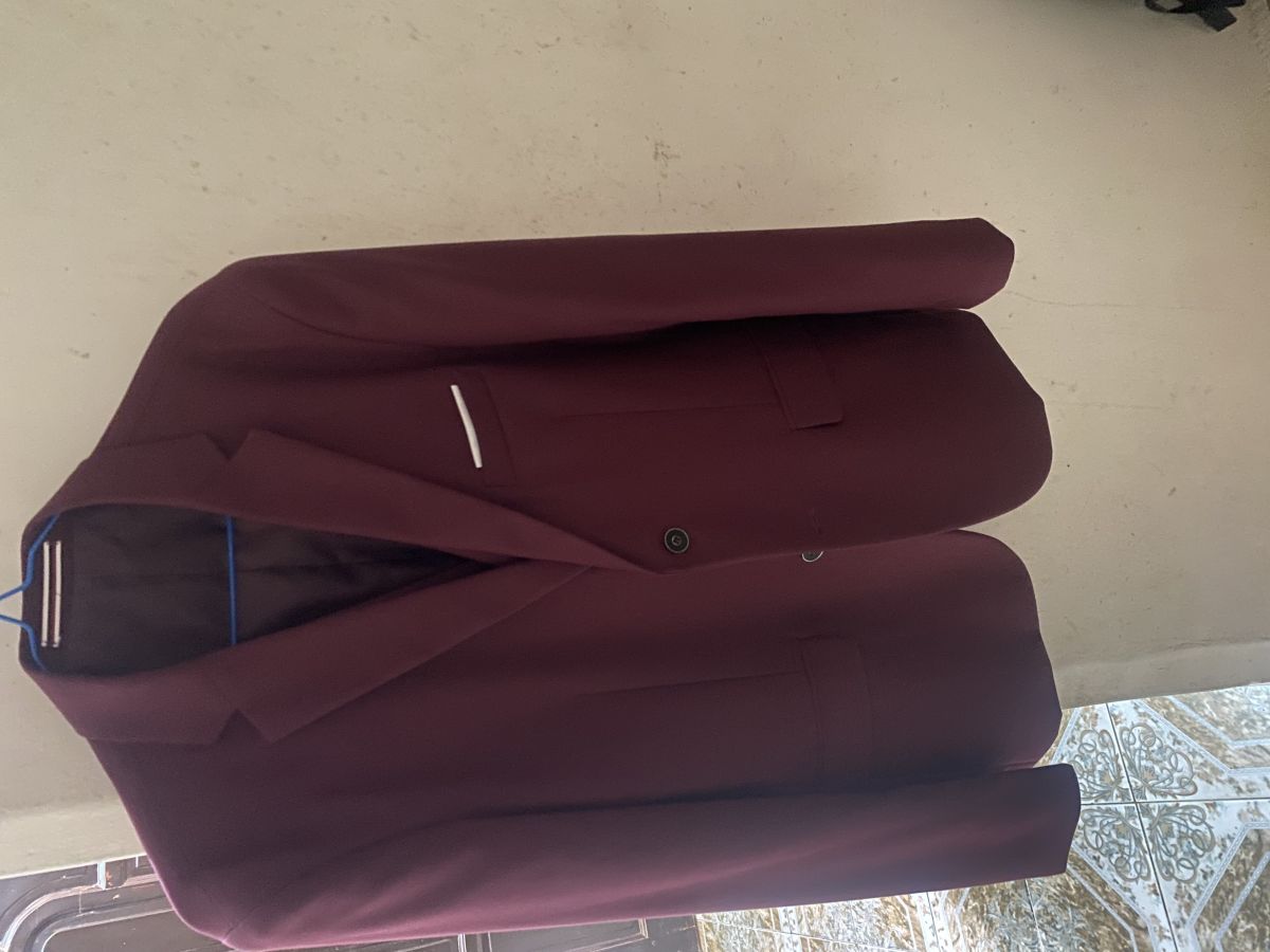 Costumes 3 pièces Bordeaux et Blanc, Tailles 3XL et 34, neufs et intactes