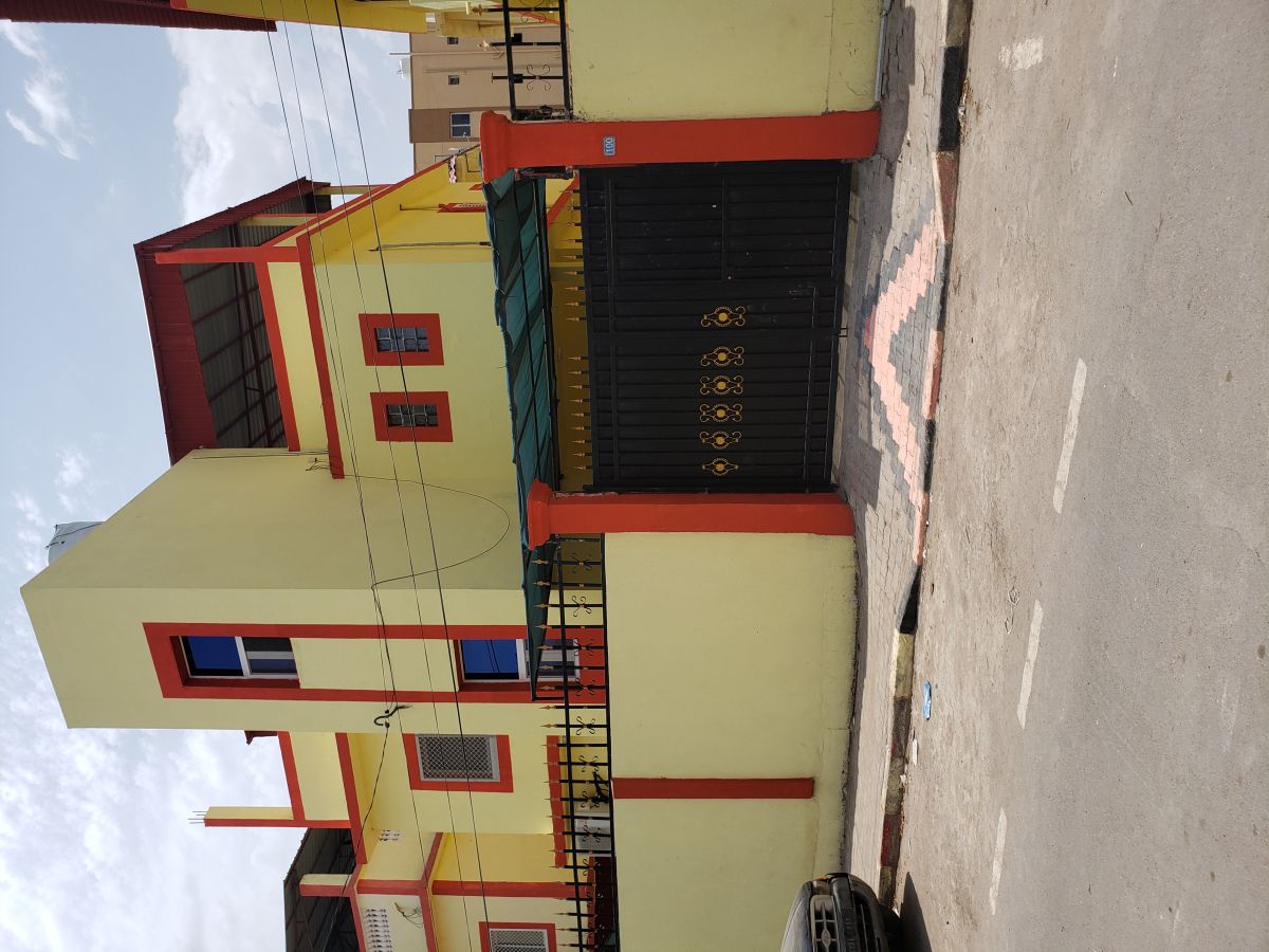 Villa F5 avec terrasse et parking au Cité Hamdani PK12