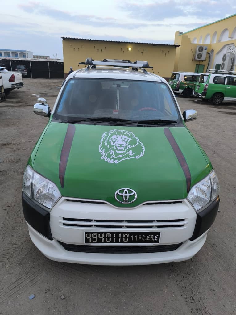 Toyota Probox 3 mois, comme neuf, climatisation, barres de toit