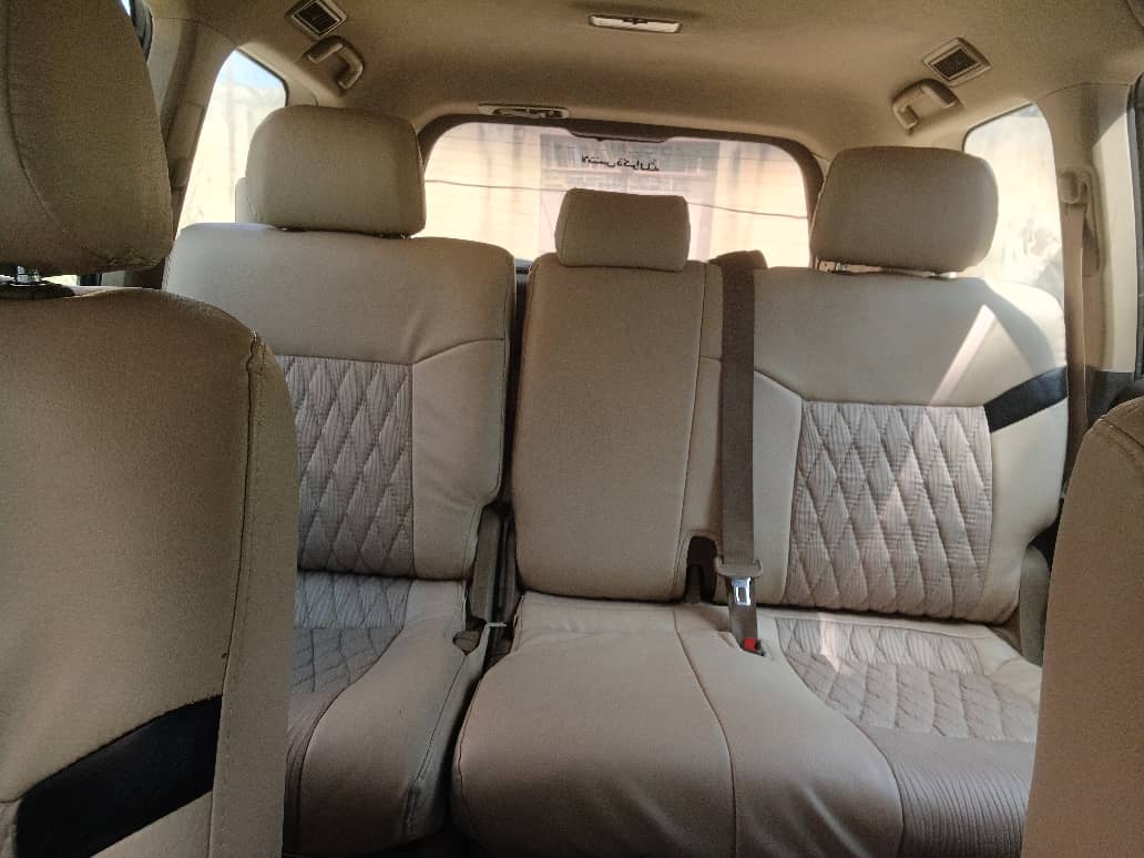 Toyota Land Cruiser V8 Diesel - Puissant et Confortable