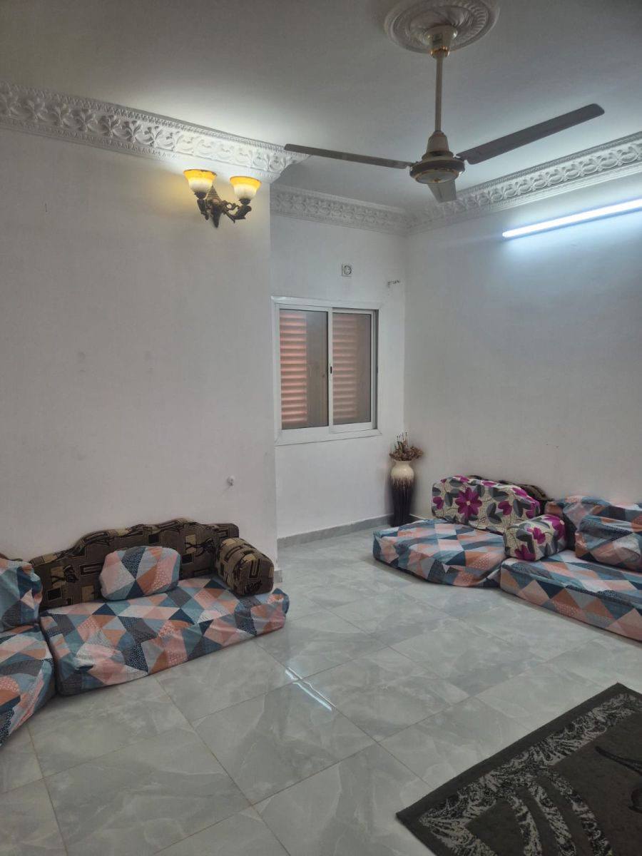 Appartement F4 avec cuisine équipée et citerne d\'eau à Saline Ouest