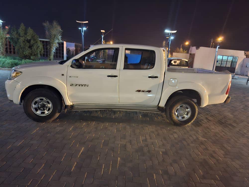 TOYOTA HILUX 2010, TOYOTA HILUX 2013- KIA SPORTAGE 2017 - HYUNDAI SANTÉ FE 2016