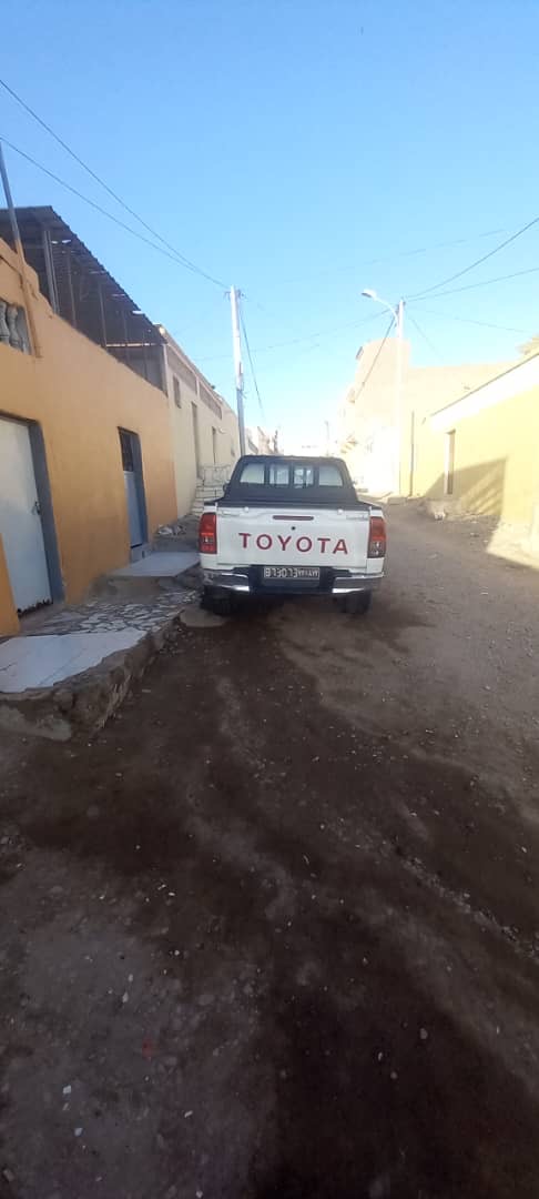 TOYOTA HILUX 2018 AUTOMATIQUE, & LANDCRUISER PRADO 2021 & HYUNDAI TUCSON 2015 6 en excellent état