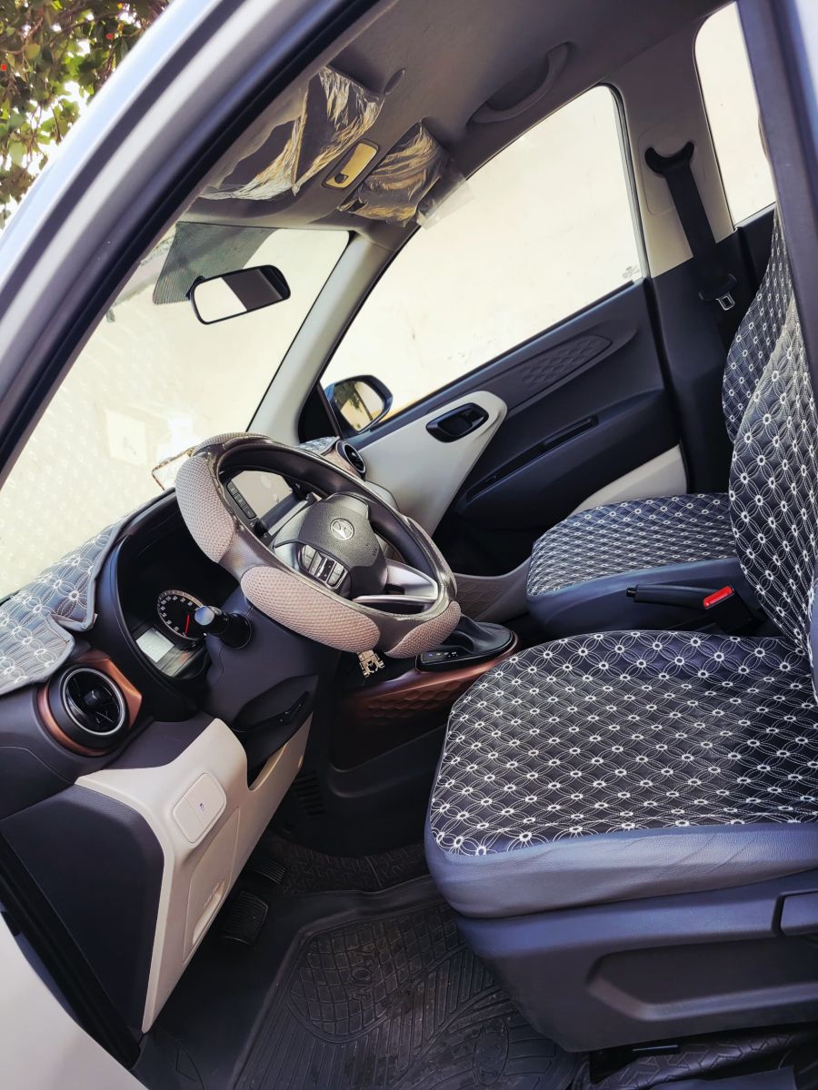 Hyundai Grand i10, essence, boîte automatique, état neuf