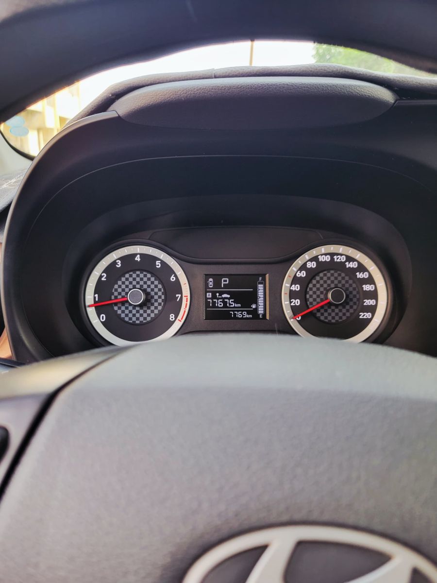 Hyundai Grand i10, essence, boîte automatique, état neuf