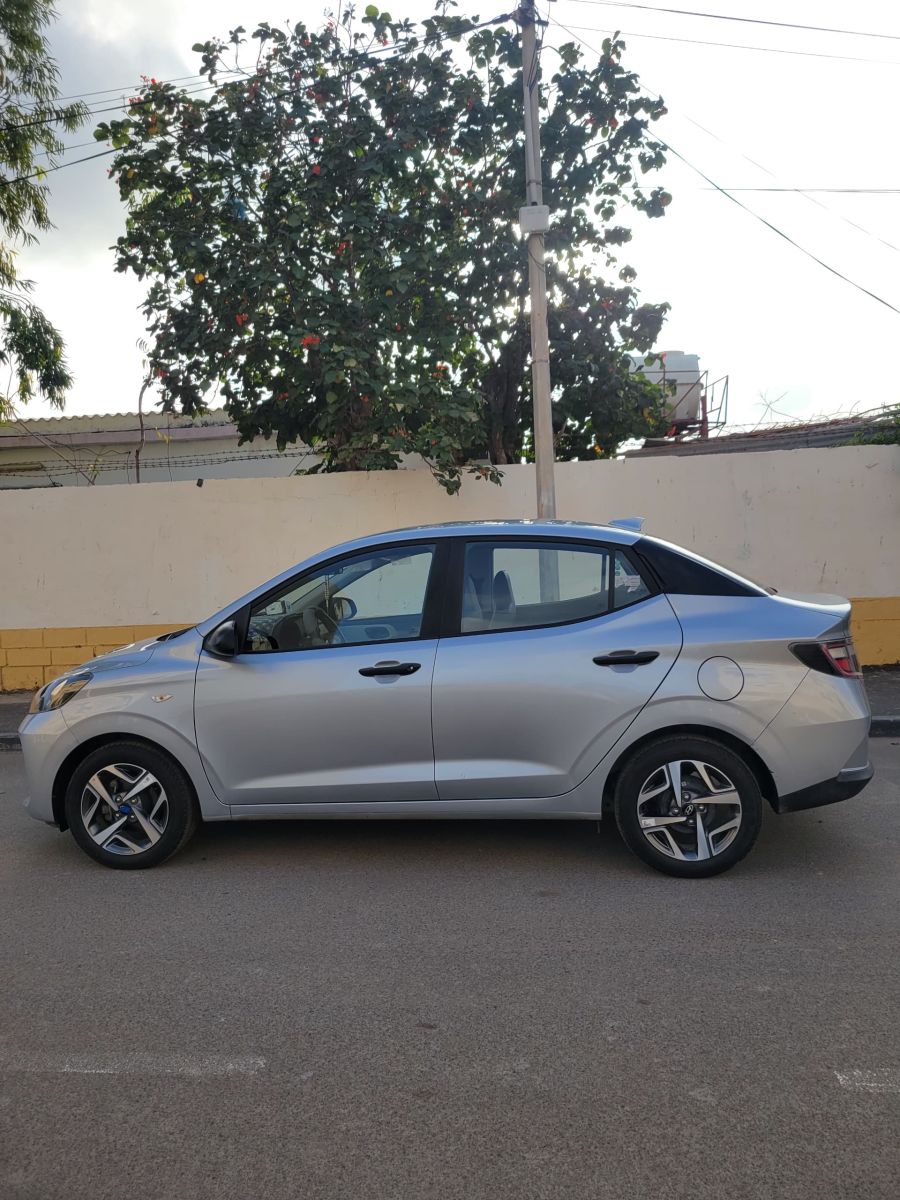 Hyundai Grand i10, essence, boîte automatique, état neuf