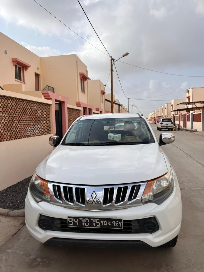 À louer Pickup Mitsubishi L200, 10 000/jour