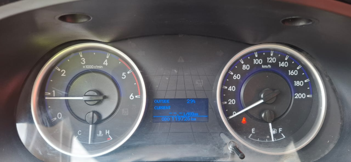 Toyota Hilux 2021, diesel, boîte manuelle, très bon état