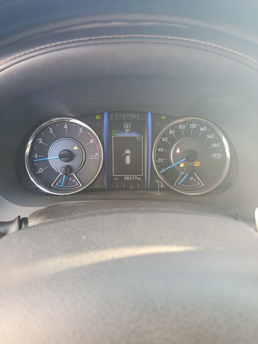 Toyota Fortuner V6, essence, noir, excellent état