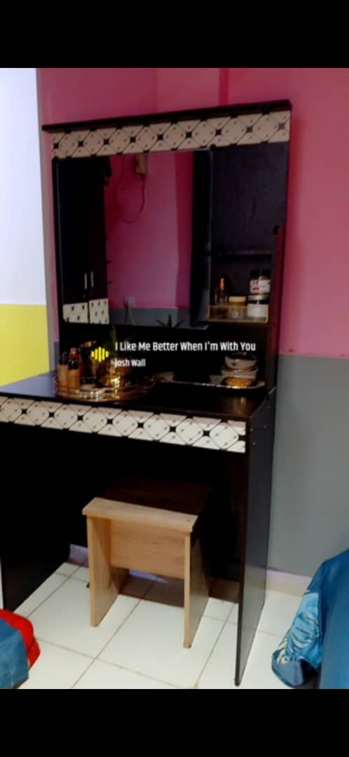 Ensemble meubles pour chambre à petit prix avec climatiseur