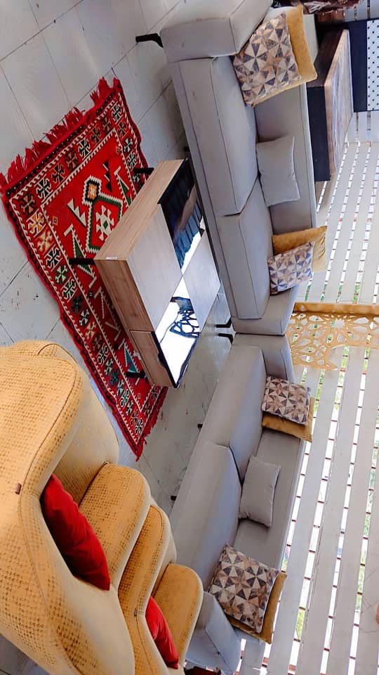 Salon complet moderne + buffet + machine à laver