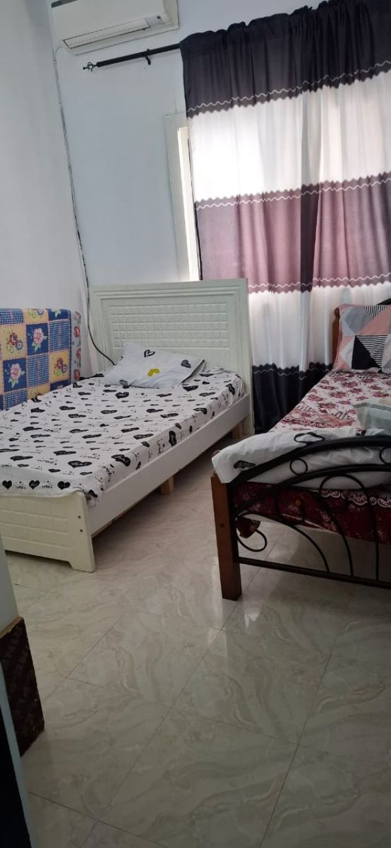 Appartement meublé F4 avec balcon à Cité Daria