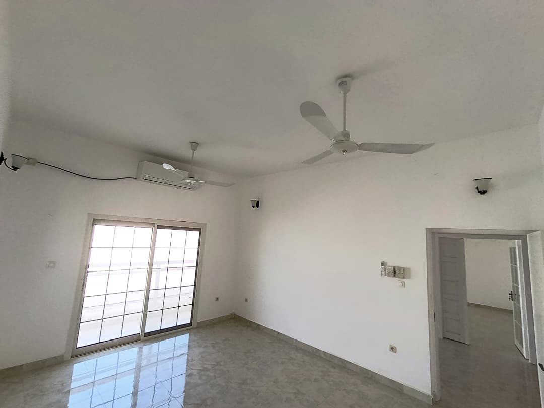 Location Villa 8 chambres avec balcon à Haramous