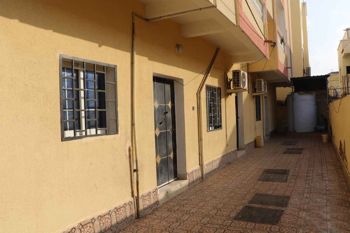 Immeuble R+2 avec 6 appartements, quartier calme et accessible