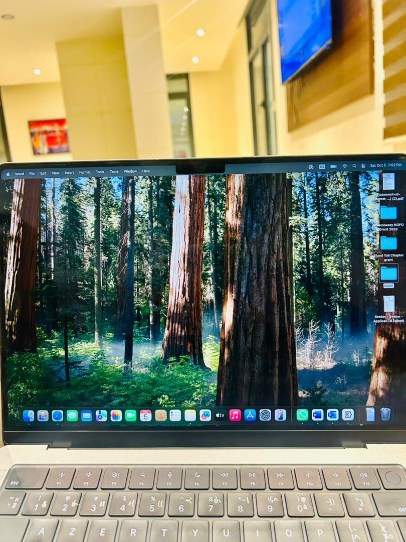 MacBook Pro 2024, état neuf, 14.2 XDR Retina, 16GB RAM, 512GB SSD