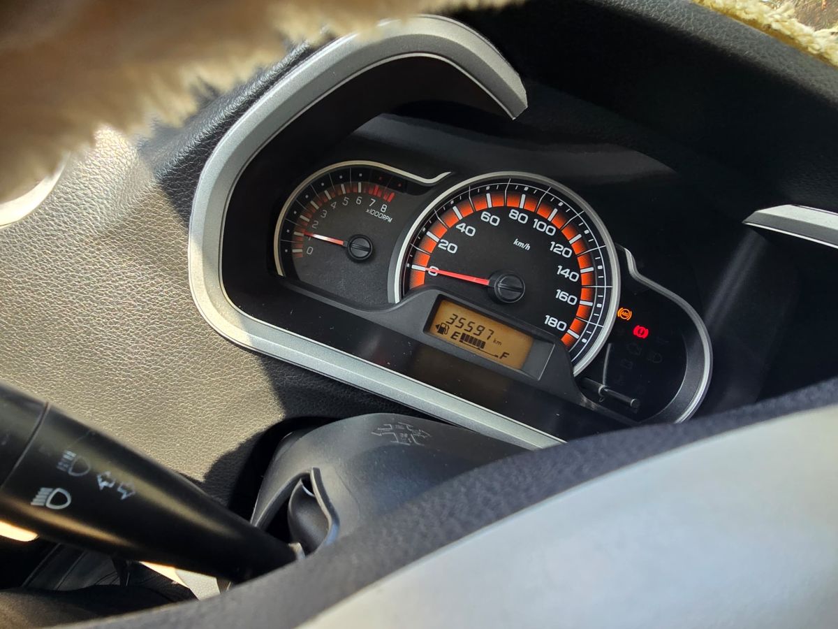 Suzuki Alto 2016, essence, boîte manuelle