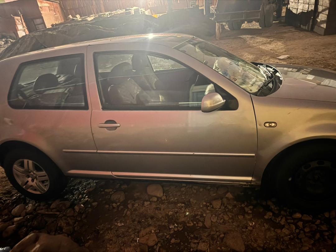 Volkswagen Golf, bon état, négociable, climatisation, entretien régulier