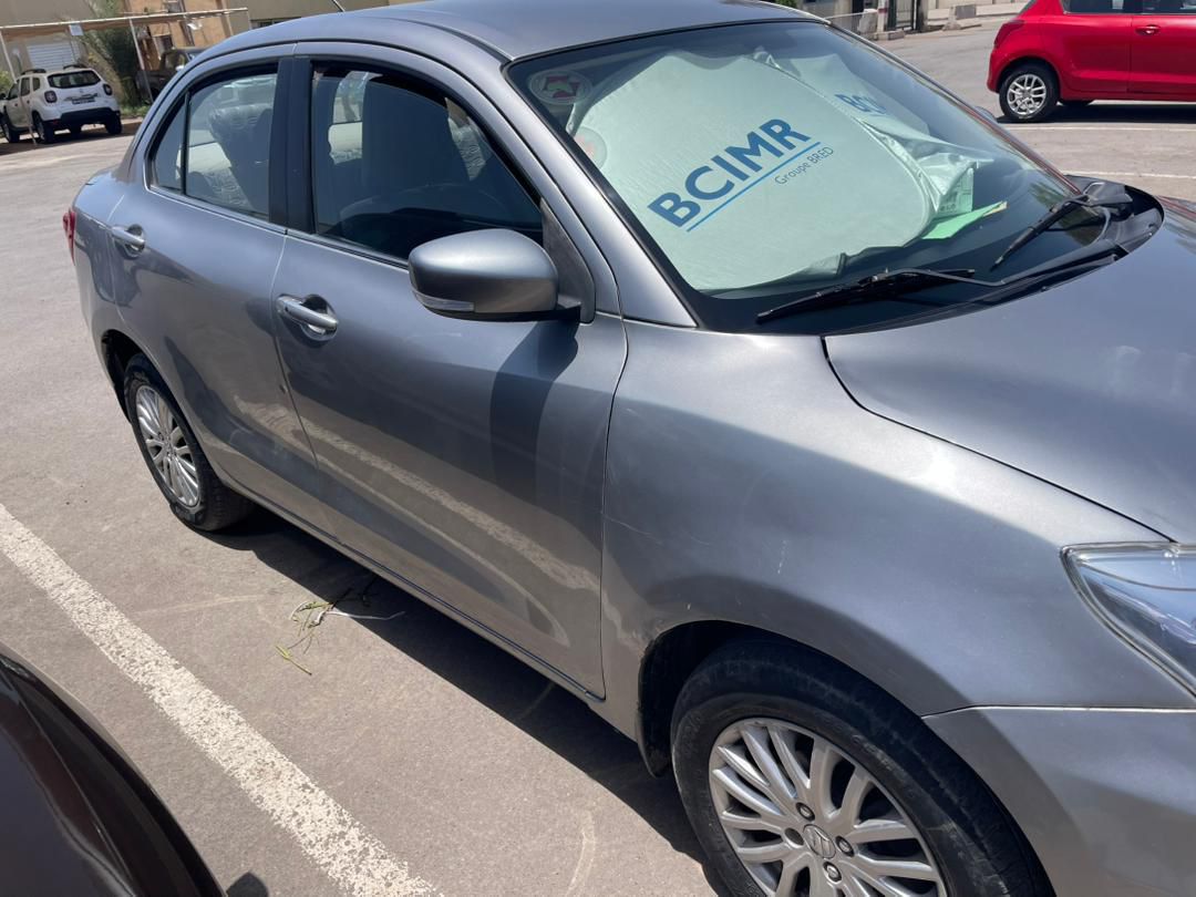 Suzuki Dzire 2022, essence, boîte automatique, bon état
